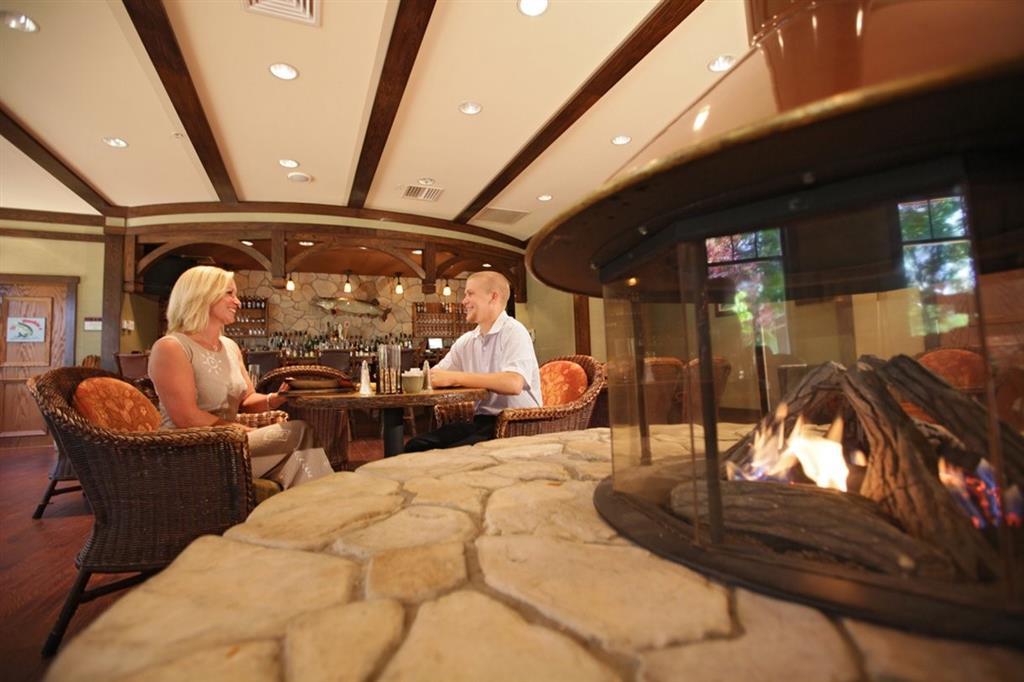 Stonewall Resort Roanoke Restaurant photo